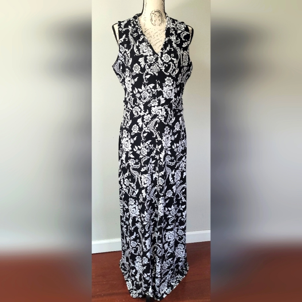 White House Black Market black dress with white flowers in Medium